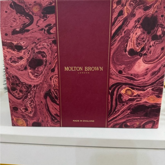 Molton Brown Body Wash Trio - Green, Purple, Pink - Picture 9 of 9